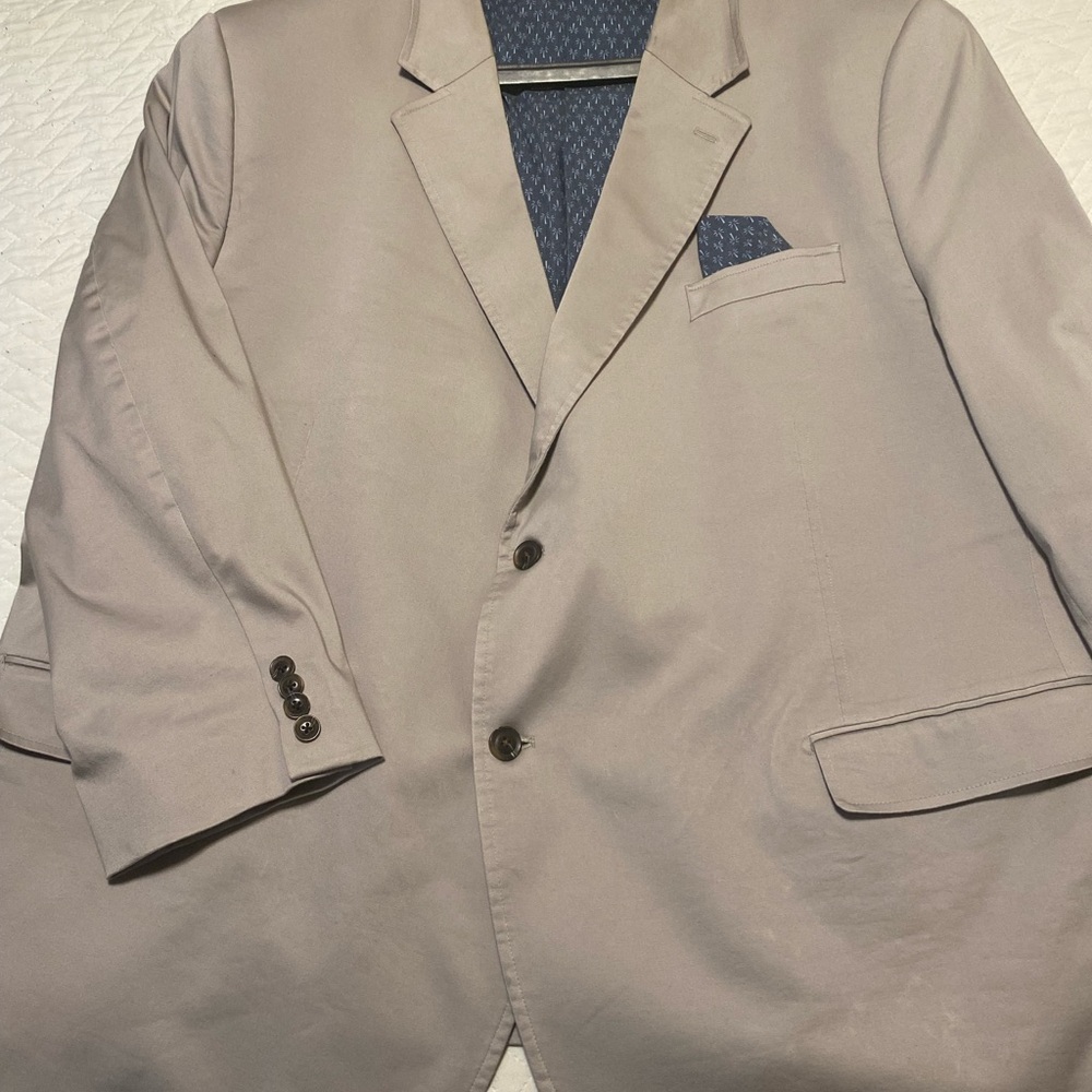 Tan Lightweight Sport Coat with Structured Shoulders